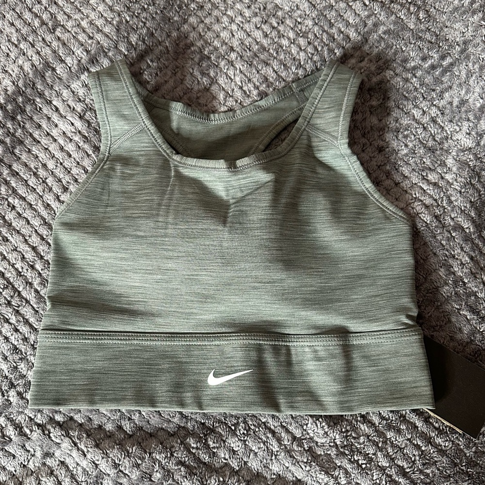 Women’s Nike dri-fit swoosh longline bra in size medium & in grey NWT